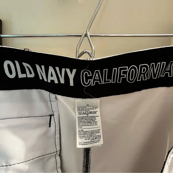 Old Navy Men’s Board Swim Shorts - Picture 3 of 4